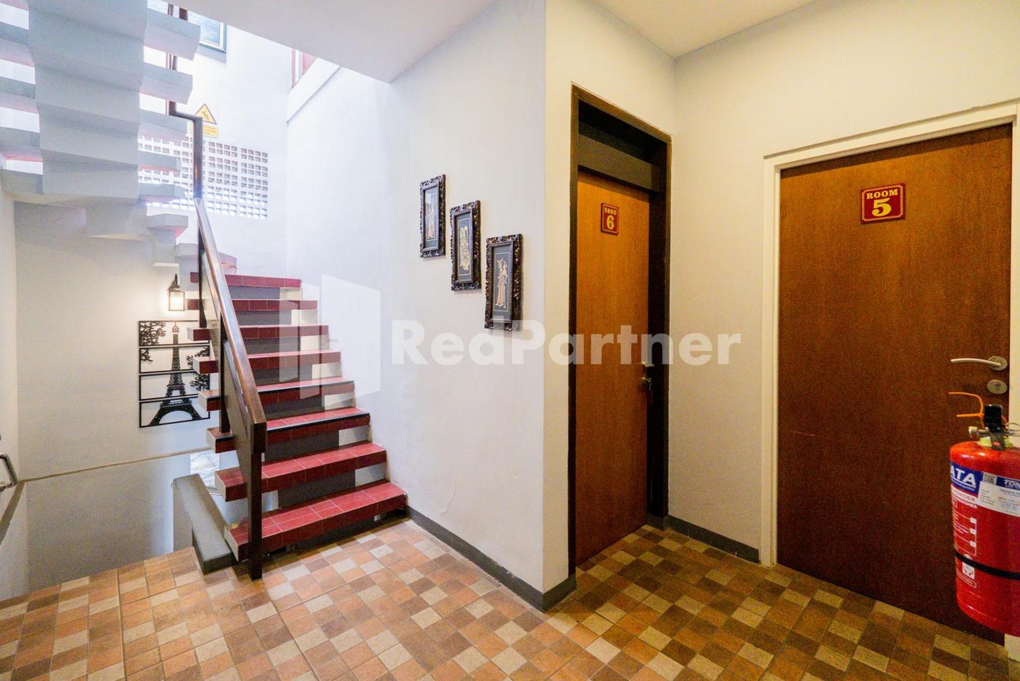 Swun Stay Inn At Sawahan Mitra Reddoorz Malang Buitenkant foto