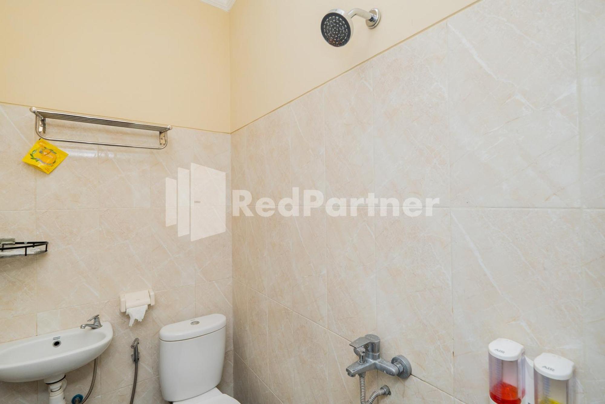 Swun Stay Inn At Sawahan Mitra Reddoorz Malang Buitenkant foto
